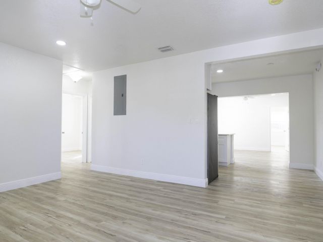 Продажа дома по адресу 924 NW 11th Court - фото 6812945