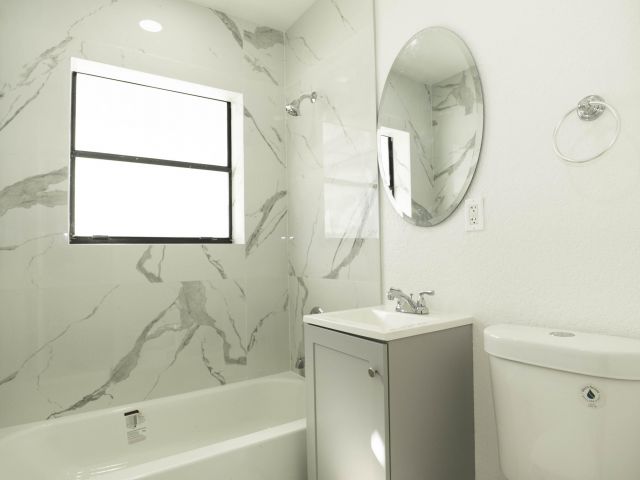 Продажа дома по адресу 924 NW 11th Court - фото 6812946