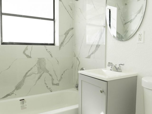 Продажа дома по адресу 924 NW 11th Court - фото 6812947