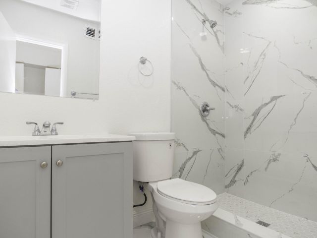 Продажа дома по адресу 924 NW 11th Court - фото 6812950