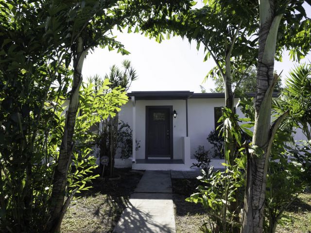 Продажа дома по адресу 924 NW 11th Court - фото 6812953