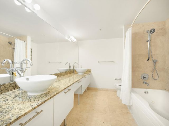 Продажа квартиры #1210 - фото 6812318