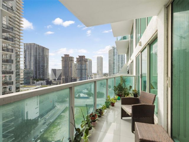 Продажа квартиры #1210 - фото 6812329