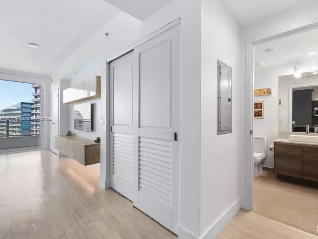 Продажа квартиры #3705 - фото 6813778