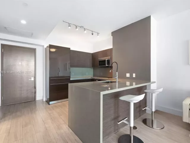 Продажа квартиры #3705 - фото 6813782