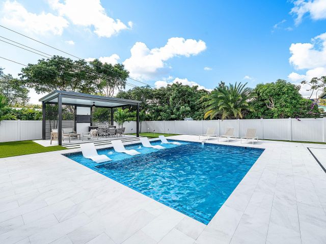 Продажа дома по адресу 1120 SW 16th Street - фото 6830558