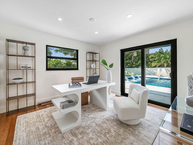 Продажа дома по адресу 1120 SW 16th Street - фото 6830561