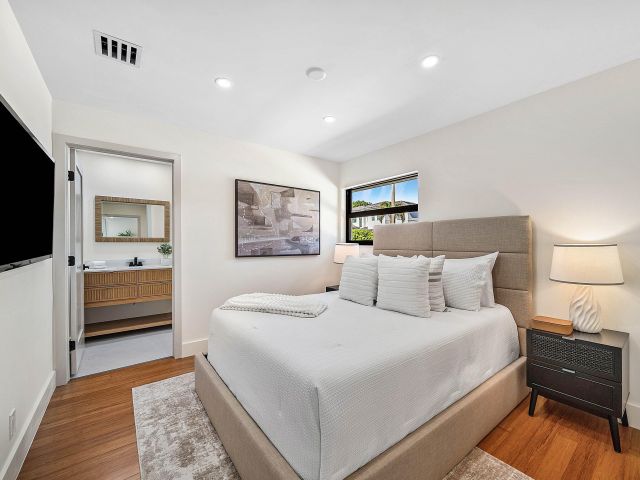 Продажа дома по адресу 1120 SW 16th Street - фото 6830566