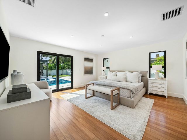 Продажа дома по адресу 1120 SW 16th Street - фото 6830569