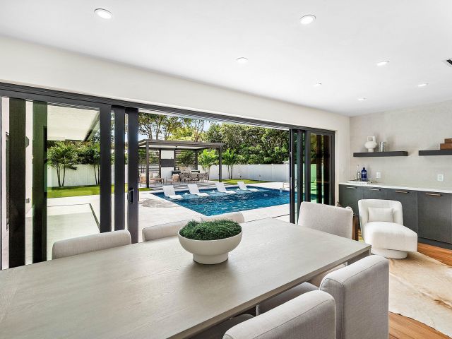 Продажа дома по адресу 1120 SW 16th Street - фото 6830572