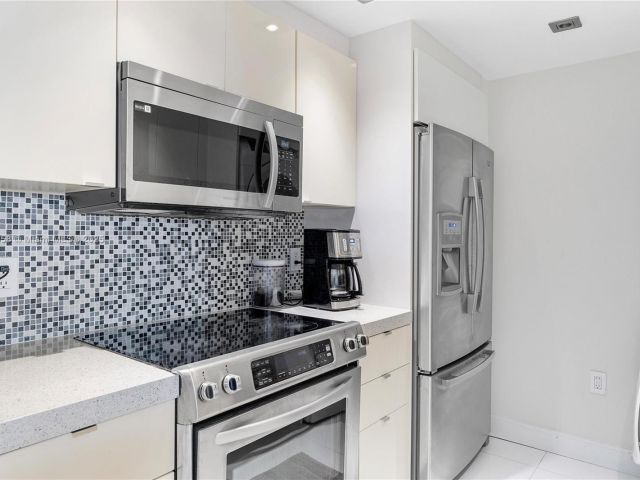 Продажа квартиры #1523 - фото 6813418