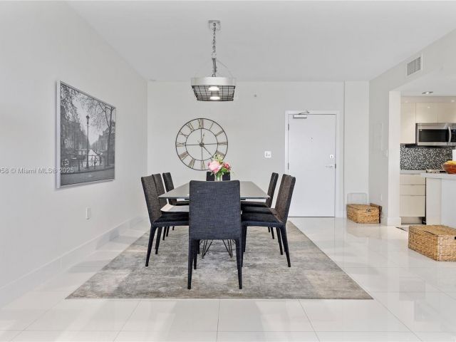 Продажа квартиры #1523 - фото 6813421