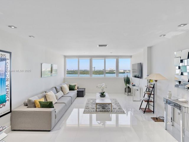 Продажа квартиры #1523 - фото 6813427