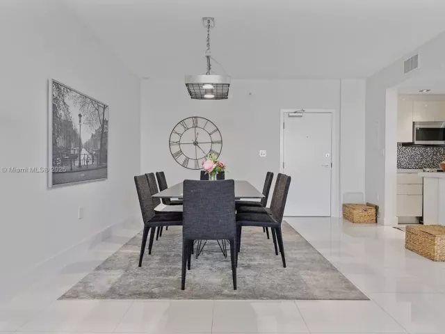 Продажа квартиры #1523 - фото 6813421