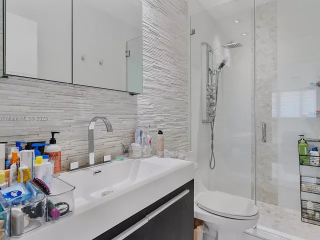 Продажа квартиры #1523 - фото 6813413