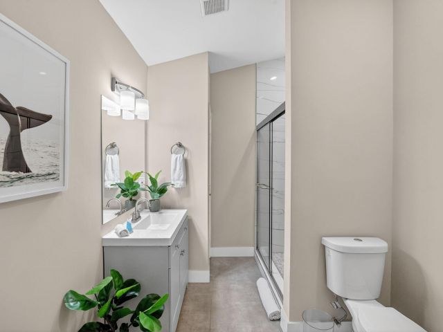 Продажа дома по адресу 254 NE 20th Street - фото 6826362