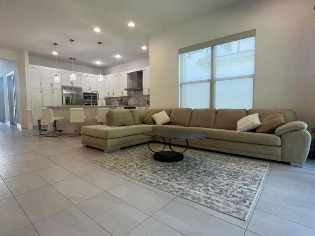 Дом в аренду по адресу 17534 Rainstream Road - фото 6814285