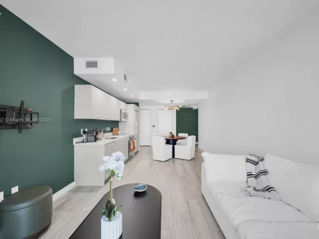 Продажа квартиры #3909 - фото 6813457