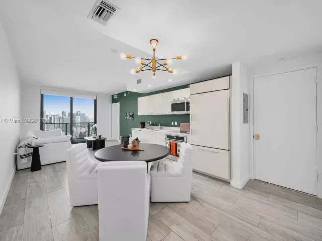 Продажа квартиры #3909 - фото 6813464