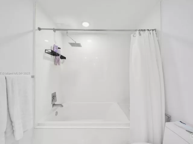 Продажа квартиры #3909 - фото 6813449