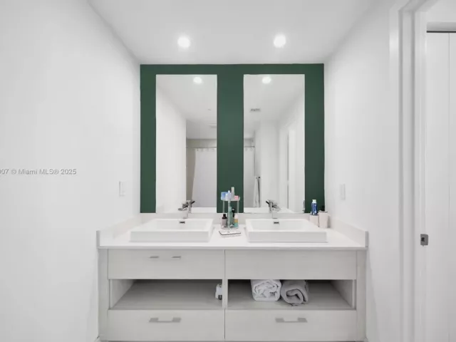 Продажа квартиры #3909 - фото 6813450