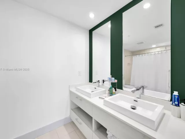 Продажа квартиры #3909 - фото 6813453