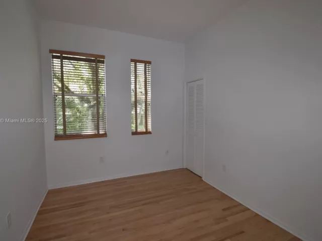 Дом в аренду по адресу 3051 Center St 9 - фото 7102733