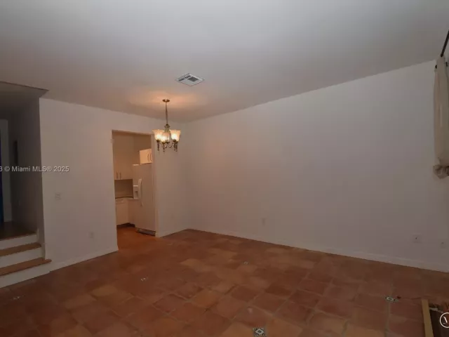 Дом в аренду по адресу 3051 Center St 9 - фото 7102737