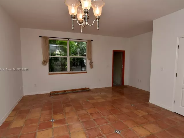 Дом в аренду по адресу 3051 Center St 9 - фото 7102741