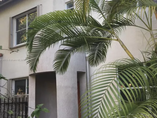 Дом в аренду по адресу 3051 Center St 9 - фото 7102744