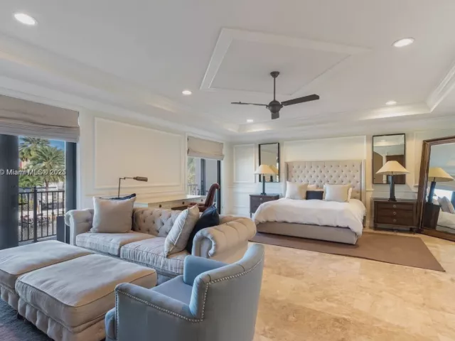 Дом в аренду по адресу 16433 NE 31st Ave - фото 6815263