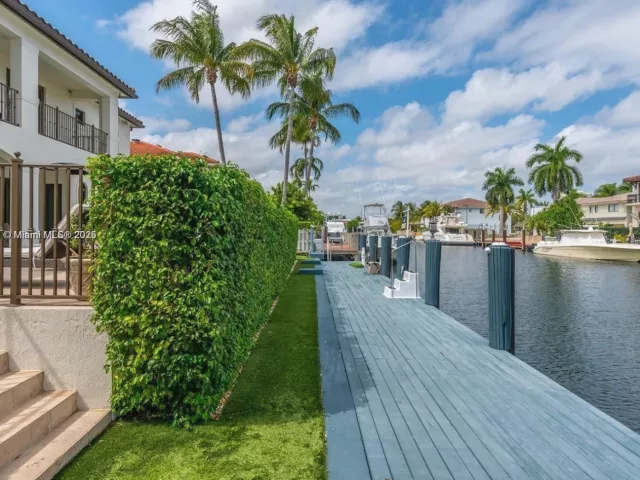 Дом в аренду по адресу 16433 NE 31st Ave - фото 6815264