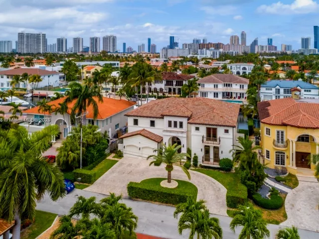 Дом в аренду по адресу 16433 NE 31st Ave - фото 6815268