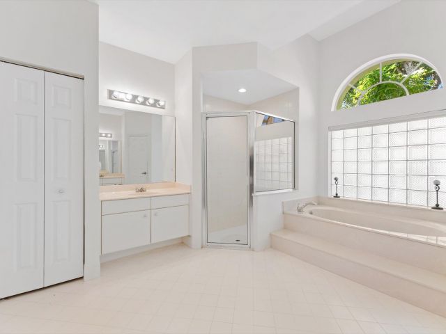 Продажа дома по адресу 12181 Rockledge Circle - фото 6816067