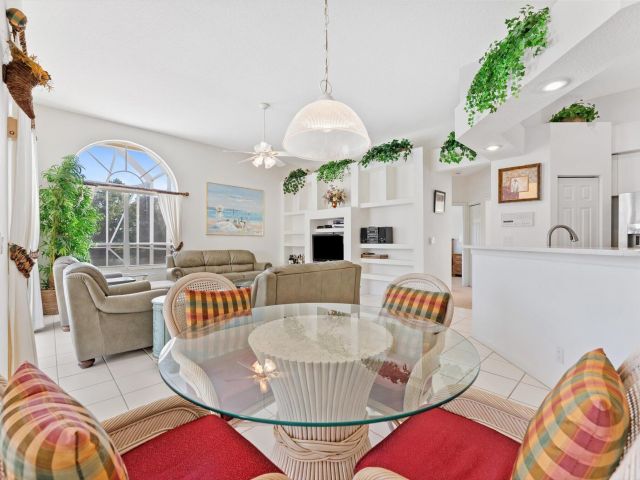 Продажа дома по адресу 12181 Rockledge Circle - фото 6816072