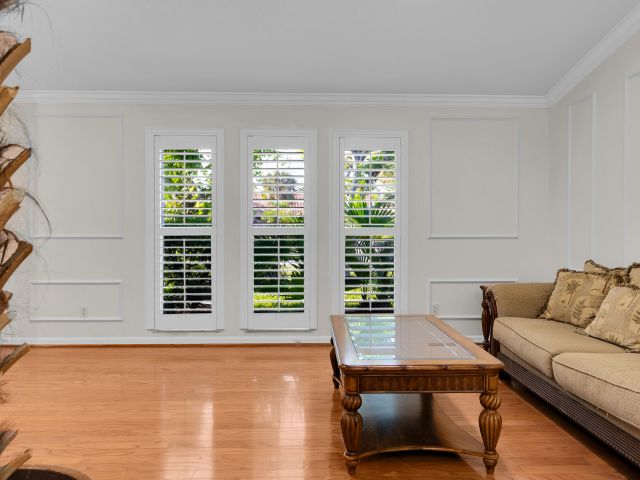 Продажа дома по адресу 1560 SW 16th Street - фото 6816052