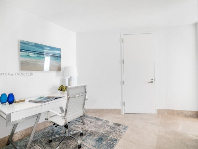 Продажа квартиры #5105 - фото 6836389