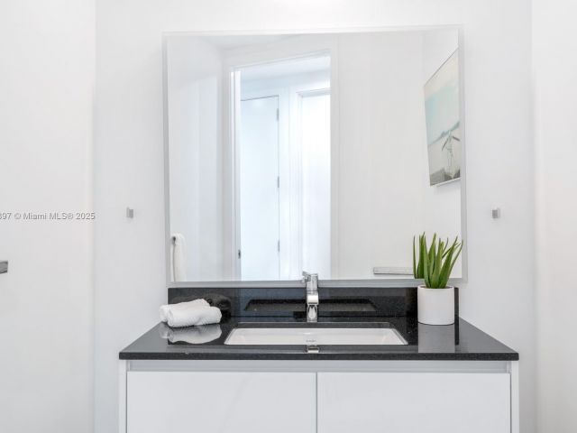 Продажа квартиры #5105 - фото 6836394