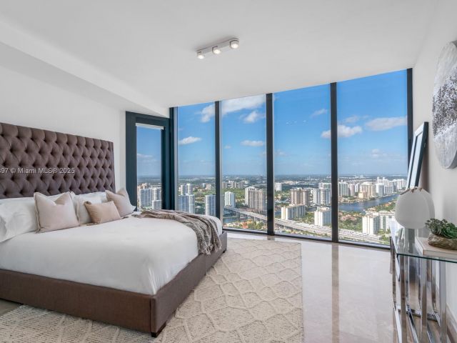 Продажа квартиры #5105 - фото 6836395