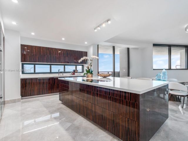 Продажа квартиры #5105 - фото 6836397