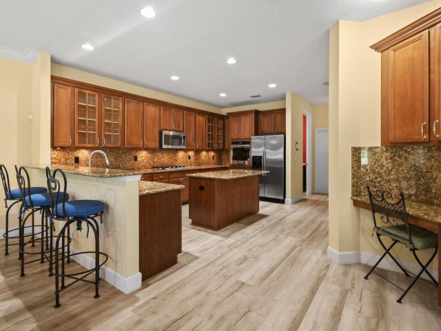 Продажа дома по адресу 9863 Royal Cardigan Way - фото 6816031