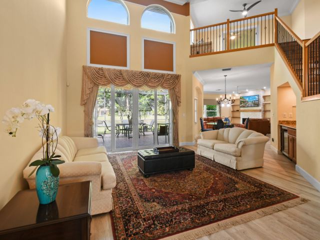 Продажа дома по адресу 9863 Royal Cardigan Way - фото 6816034