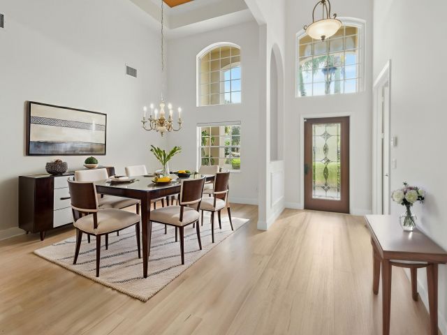 Продажа дома по адресу 9863 Royal Cardigan Way - фото 6816036