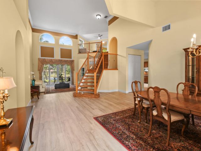 Продажа дома по адресу 9863 Royal Cardigan Way - фото 6816038