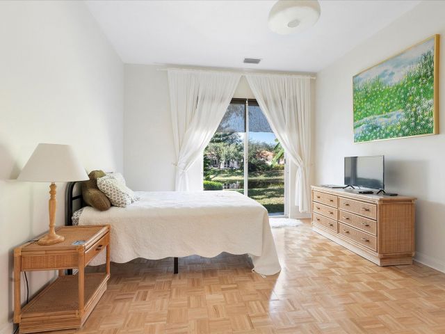 Продажа дома по адресу 2563 James River Road - фото 6815016