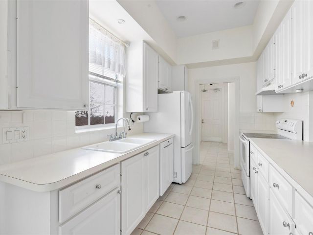 Продажа дома по адресу 2563 James River Road - фото 6815019