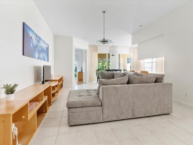 Продажа дома по адресу 2563 James River Road - фото 6815024