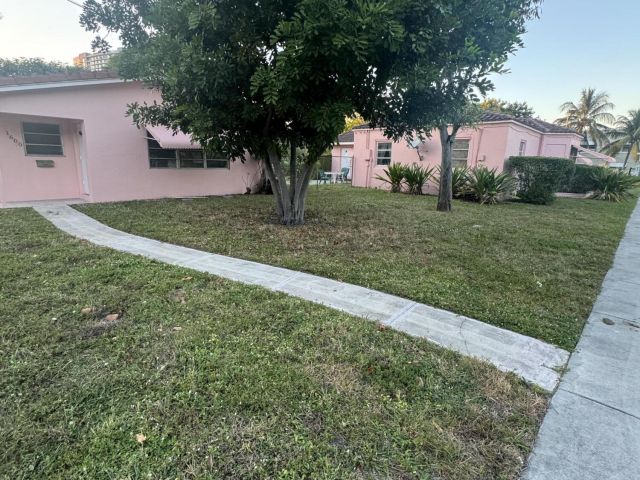 Продажа дома по адресу 1600 Van Buren Street - фото 6831312