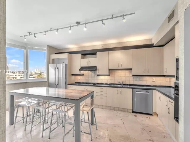 Продажа квартиры #906 - фото 6817318