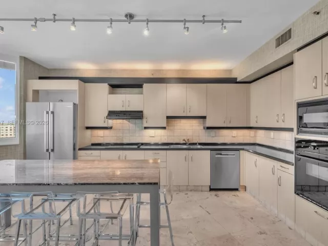 Продажа квартиры #906 - фото 6817319